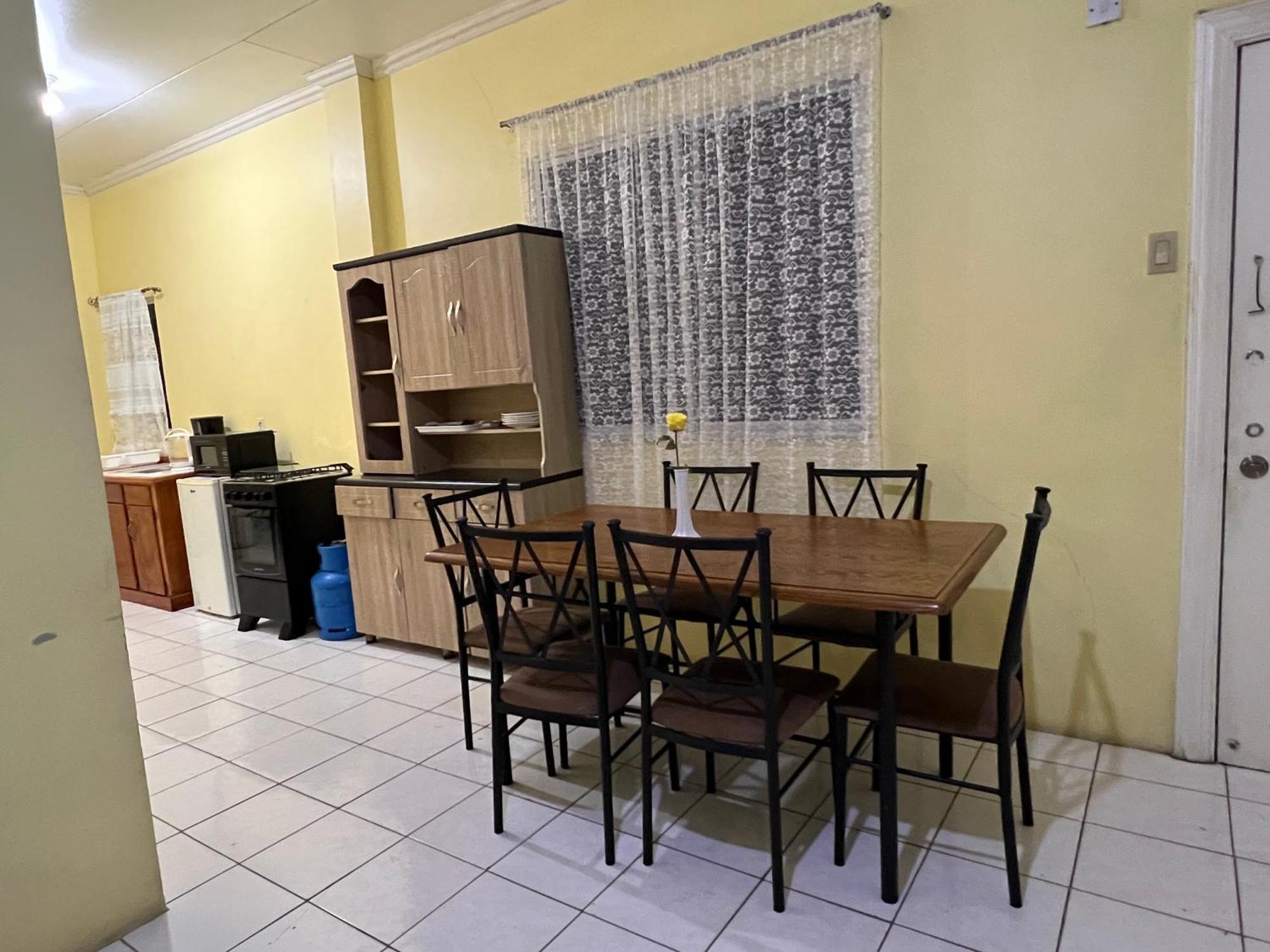 ג'ורג'טאון Emerald Apartments Inc מראה חיצוני תמונה