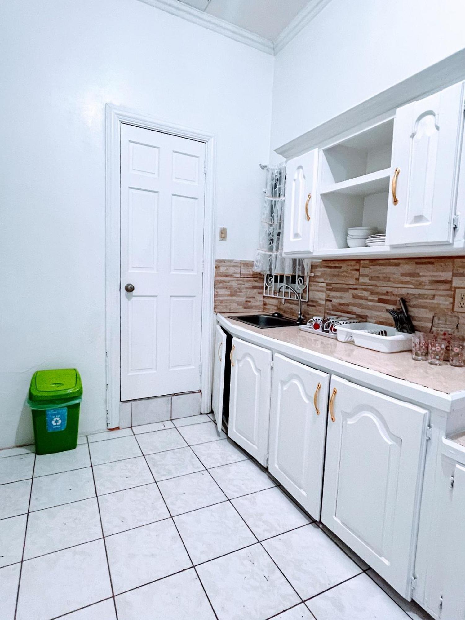 ג'ורג'טאון Emerald Apartments Inc מראה חיצוני תמונה